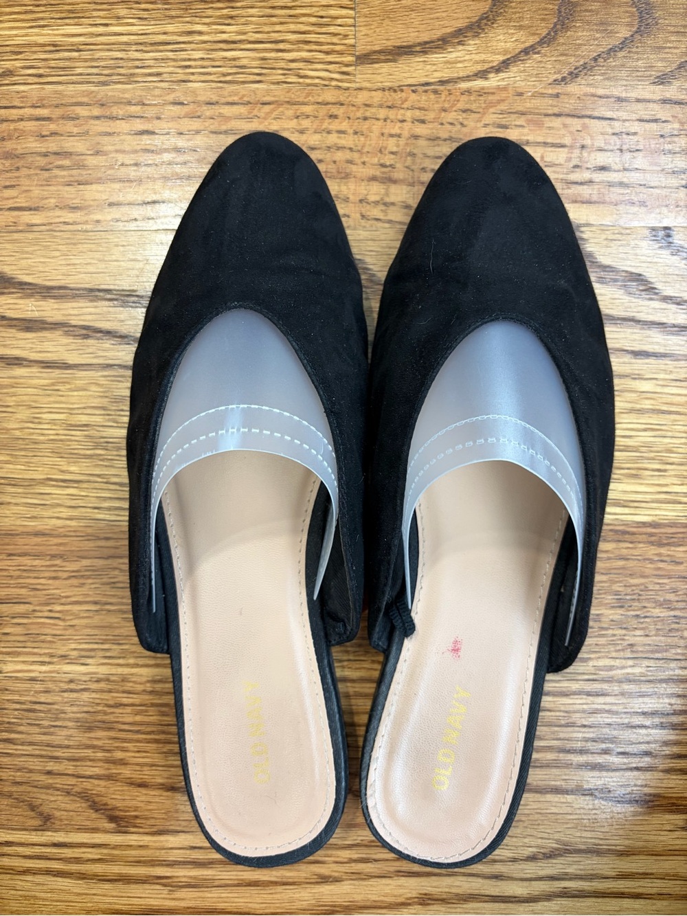 Old Navy Black Faux-Suede Pointy-Toe Mule Flats (8) - Picture 7 of 9